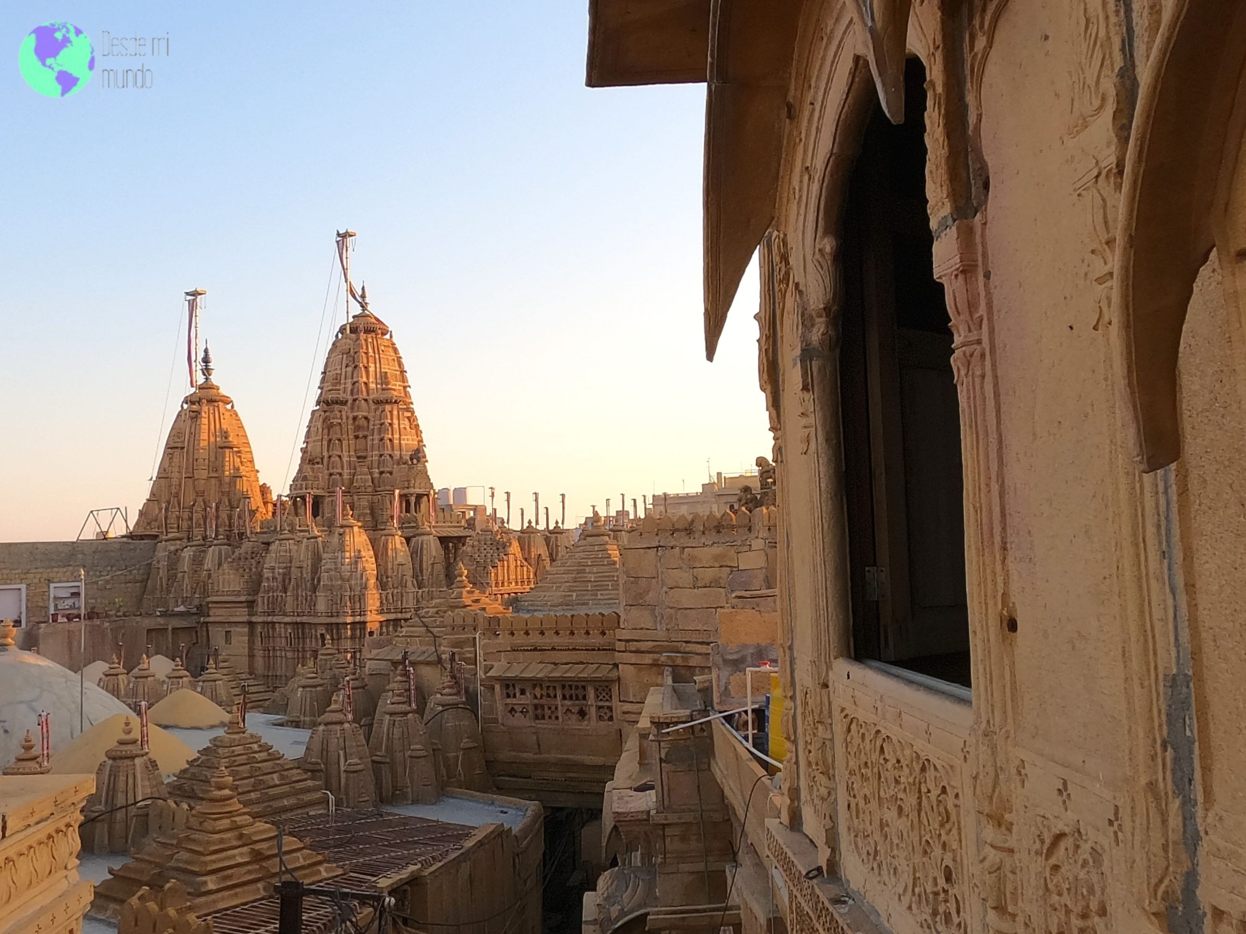 El norte de la India - cupulas de templos jainistas - Jaisalmer - Desde Mi Mundo Blog de Viajes