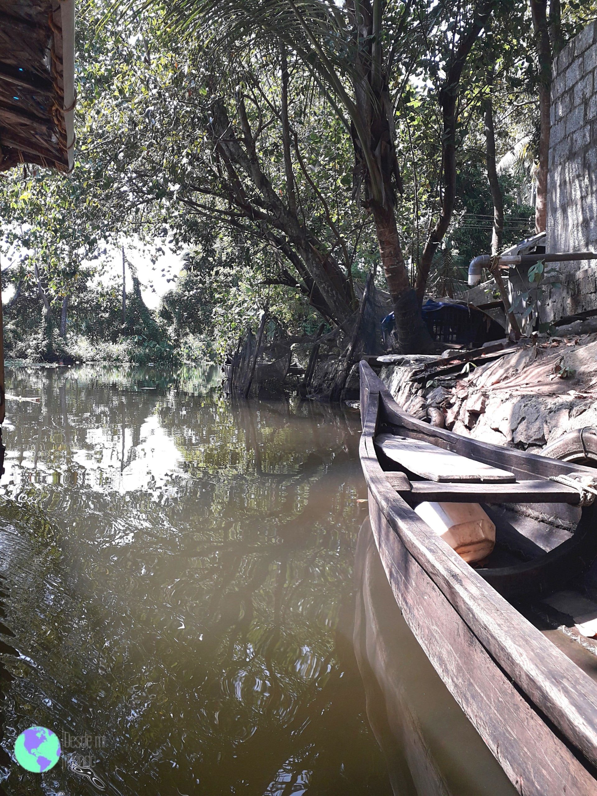 Canal estrecho en backwater - Kerala, India - desde Mi mundo blog de viajes